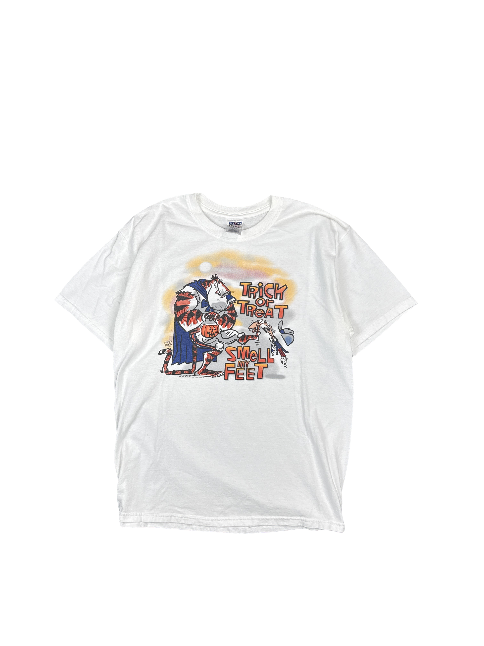 2007 Auburn Tigers 'Trick or Treat Smell My Feet' Graphic Tee (L)